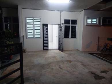 Semi-Detached House For Rent in Lunas,KDH