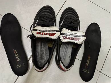 kasut bola Mizuno full kulit 7.5 uk