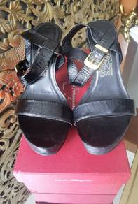 Authentic SALVATORE FERRAGAMO Heels Size 37 