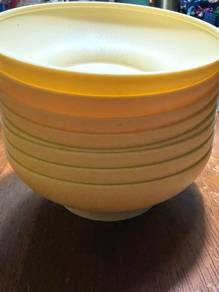 Mangkuk serving Tupperware