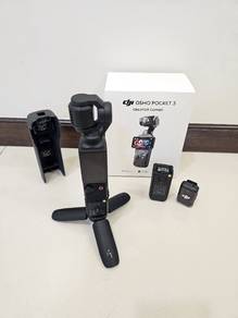 DJI Osmo Pocket 3 Gimbal Camera (Creator Combo)