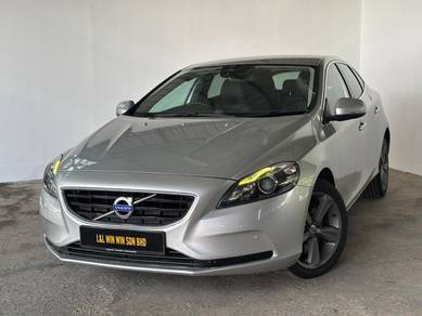 Volvo V40 T5 in Salak Selatan, KUL