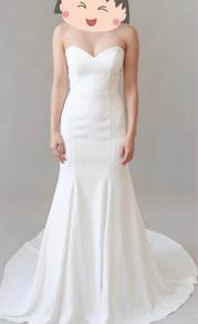 White Satin Sweetheart Neckline Wedding Gown