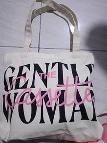 Beg Gentlewoman 