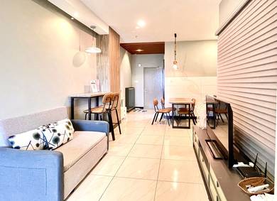 Condominium For Rent in Manhattan Suites @ ITCC