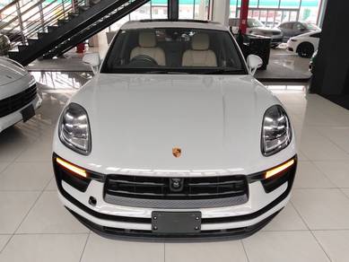 Porsche Macan in Taman Tun Dr Ismail, KUL