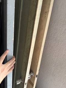 pintu papan lama
