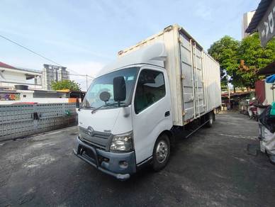Hino WU710R Body Kontena Panjang 19.5 kaki