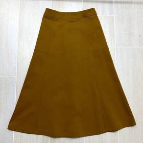 Uniqlo U Long Skirt Panjang Mustard Yellow Colour