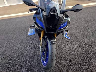 Yamaha YZF-R1M