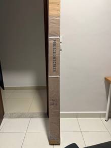 Projector Screen 84" 16:9 Automated Remote