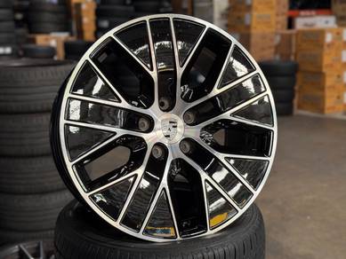 Original 20 inch Porsche Macan EV Rim 5x130