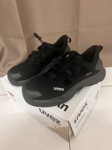 Safety Shoe (uvex) untuk dijual.
