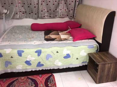 King bedroom +mattress 