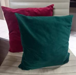Combo 2 Cushions ( Green + Red) - 20 x 20 cm