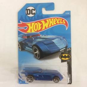 CFE113 2017 Mattel Hot Wheels HW Batmobile diecast