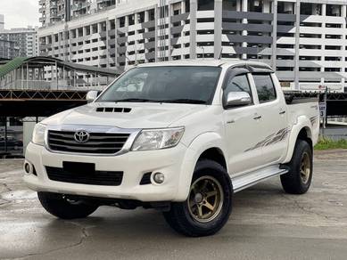 Toyota Hilux DOUBLE CAB 4x4 in Sungai Besi, KUL
