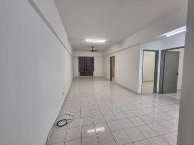 Apartment For Sale in Palm Garden Apartment