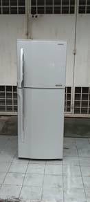 Jenama Toshiba 2door fridge refrigerator 240L