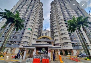 Condominium For Sale in Regency Condominium