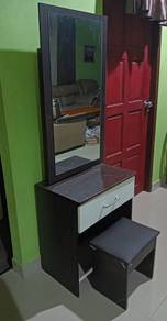 Meja makeup sekali bangku untuk dijual
