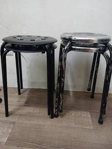4 kerusi besi