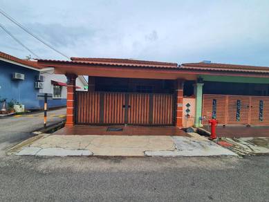 1-storey Terraced House For Sale in Telok Mas,MLK