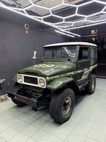 Toyota Land Cruiser GX (BJ60) in Georgetown, PNG