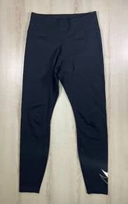 Nike Ladies’ Black Tight Pants #DB Used