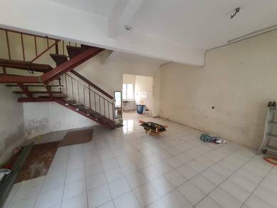 2-storey Terraced House For Sale in Seri Kembangan,SGR