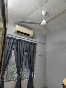 Room in Klang, SGR