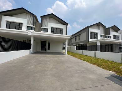 Semi-Detached House For Sale in Rawang,SGR
