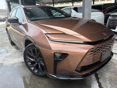 Toyota Crown SPORT Z in Sri Petaling, KUL