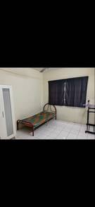 Room in Seri Kembangan, SGR