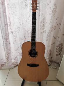 tanglewood TR5-E acoustic guitar 