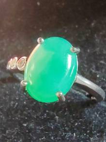 Giok Jadeite Jed "Hijau Buah" Gred Icy-Waxy Burma