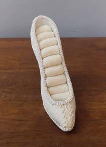 Shoe jewellery holder