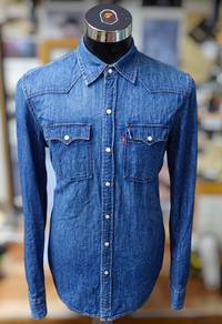 kemeja jean levis