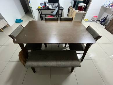 Wooden Dining Table Set With 4 Chair and Bench