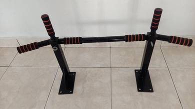 Pull up bar wall mounted 