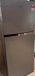 Peti Sejuk BEKO 372L