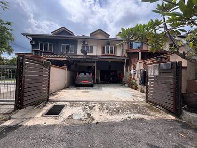 2.5-storey Terraced House For Sale in Seri Kembangan,SGR