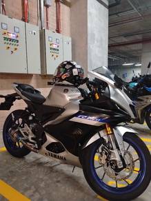 Yamaha R15