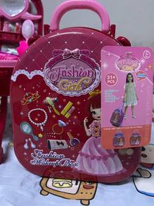 Toy FashionGirh fashion makeup box