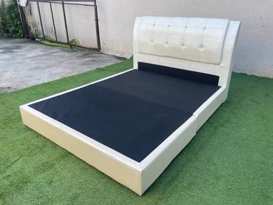 YE66Q Katil Queen Divan Bed Frame PU Creamy