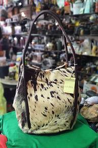 LA FLORIDA Brown & White Movement Fur Hobo Bag