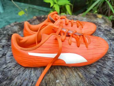 Kasut Bola Puma
