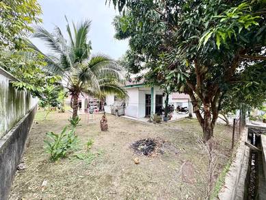 Bungalow House For Sale in Seri Kembangan,SGR