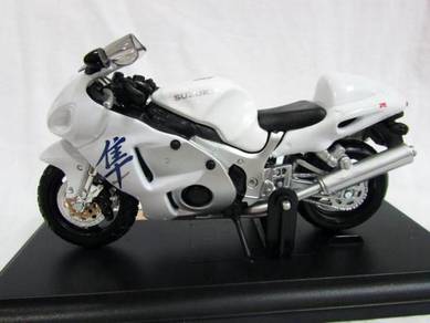 Maisto 1-18 Motorcycle SUZUKI GSX 1300R Hayabusa