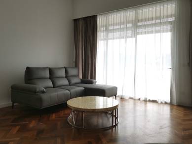 Condominium For Rent in Quayside